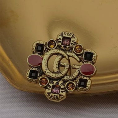 Earrings style gucci
