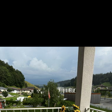 Balkontisch und Stühle