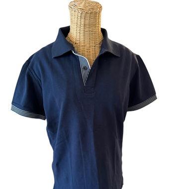 Blaues Poloshirt