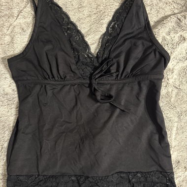 Lace Trim Cami Top in Schwarz 