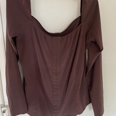 Brown long-sleeve top size M
