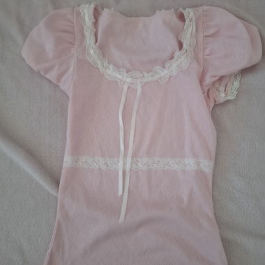 Pinkes T-Shirt aus Spitze , Bluse