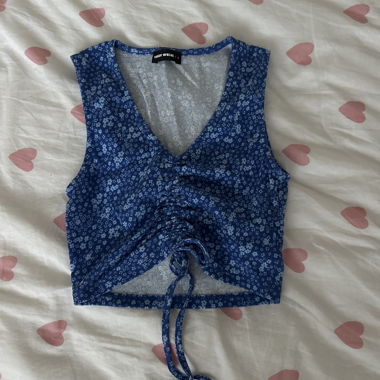 Blue floral print crop top