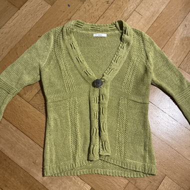 Grüner Strickcardigan