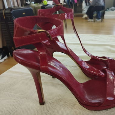 Sandales Tommy Hilfiger rouges vernis 