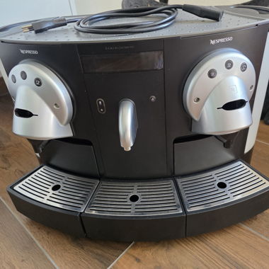 Macchina Nespresso Professional