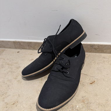Chaussures noires à lacets