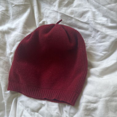 Red cashmere beanie