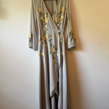 Florales Wickelkleid