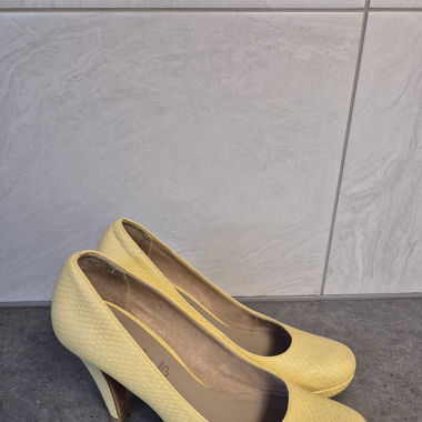 Pumps gelb