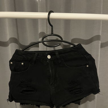 Short troué 