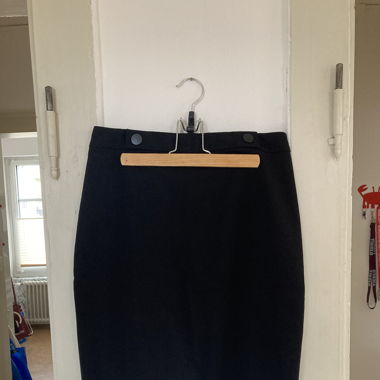 Black pencil skirt
