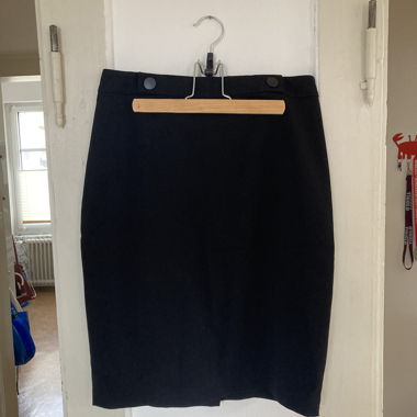 Black pencil skirt