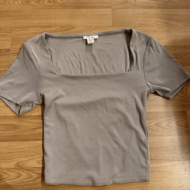 Haut ajusté gris Amisu (style Skims)