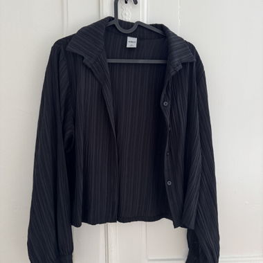 Chemise noire texturée