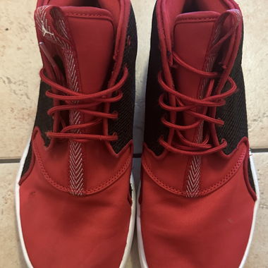 Jordan-Sneaker rot schwarz EUR 40