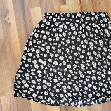Frühlingsjupe / Sommerjupe mit Blumen