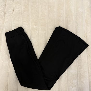 Pantalon / legging évasé noir – taille haute