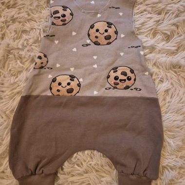 Handmade Baby Strampler mit Keks-Motiv