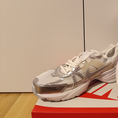 Nike V2K Run