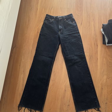 Breite schwarze Jeans