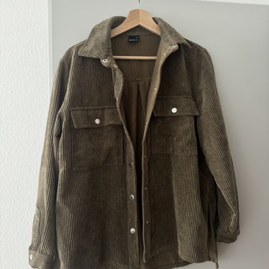Camicia oversize verde in velluto a coste