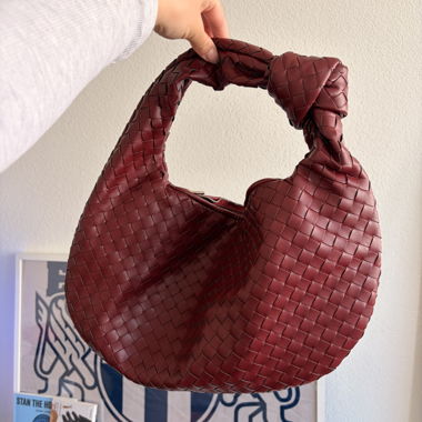 Borsa bordeaux con manico intrecciato