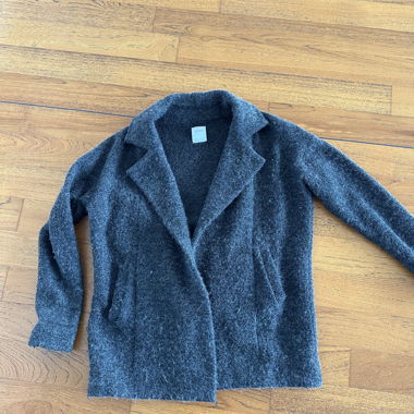 Manteau court en maille subdued