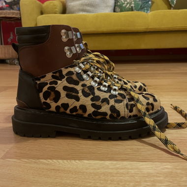 Chunky lace up hiker boots in leopard