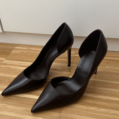MNG schwarze High Heels