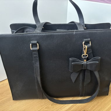 Schwarze Tasche / Schultasche