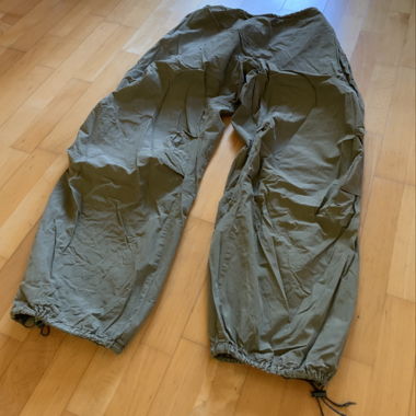 Olive-green lightweight casual trousers