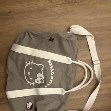 hello kitty sportsbag