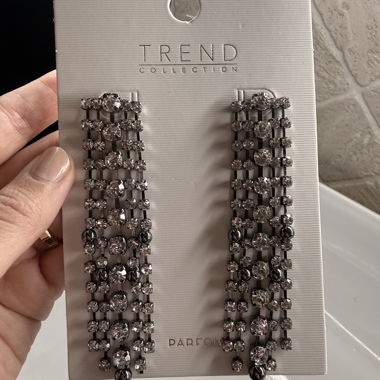 Orecchini lunghi con strass Parfois NUOVI