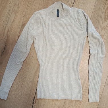 Pull en maille côtelée