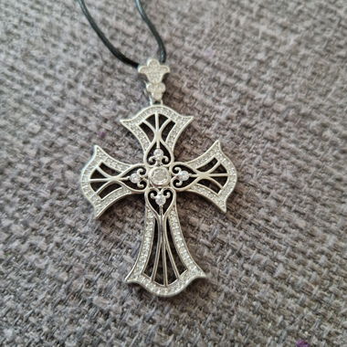 Collana con croce / nuova di fabbrica, confezione originale