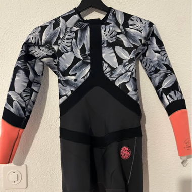 Rip curl wetsuit size: S