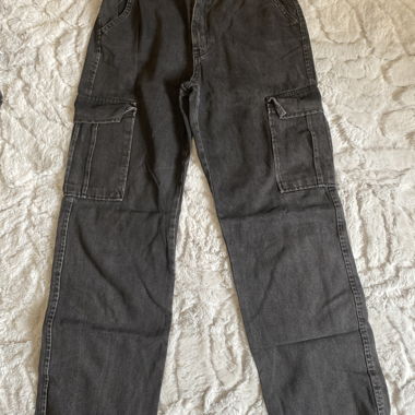 Schwarze Cargo-Hose