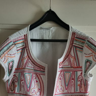 Super schöne bestickte Jacke 
