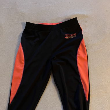 Cyclistes noir et rose