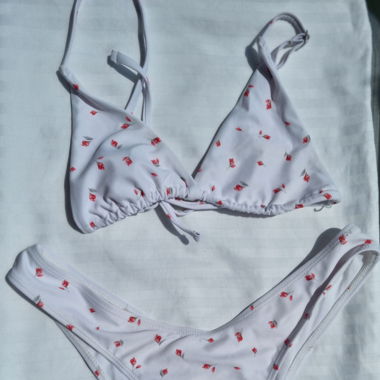 Romantisches 3teiliges Bikiniset