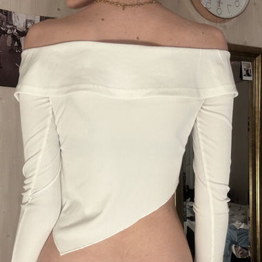 White Off-Shoulder Long-Sleeve Crop Top