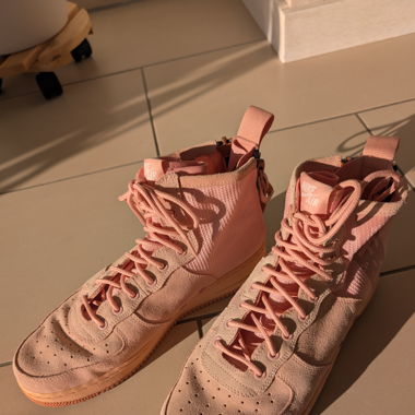 Nike SF AF1 MID "Pink Edition"