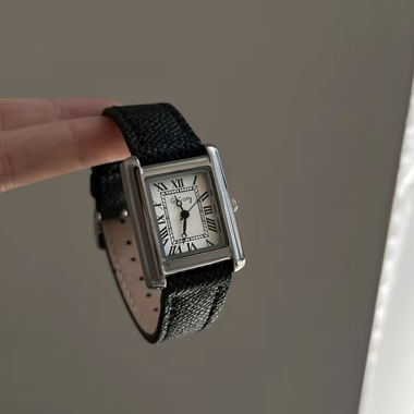 Ladies' Wristwatch with Leather Strap