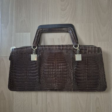 Borsa a mano marrone effetto coccodrillo