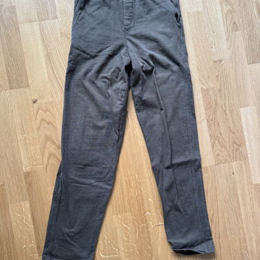 Pantalon casual gris