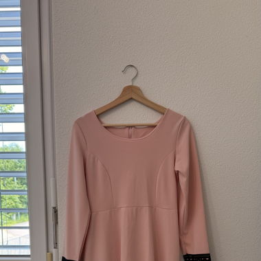 Kleid mit Spitze 