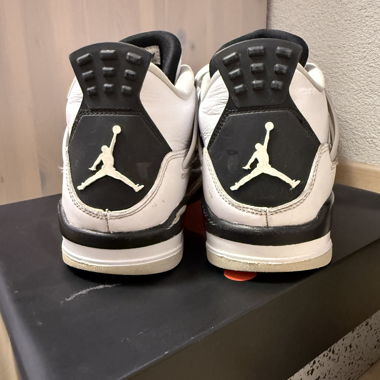 Original Jordan 4 Military Black