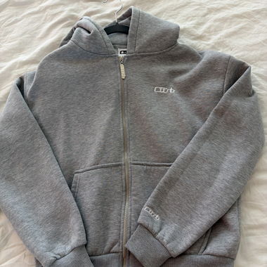 Felpa con cappuccio grigia con zip