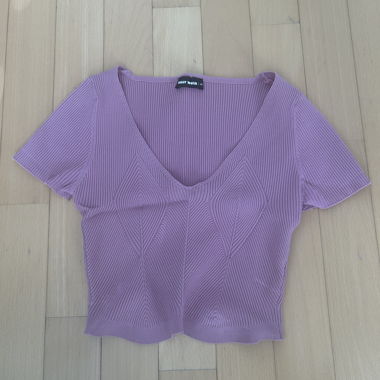 Top in maglia viola
